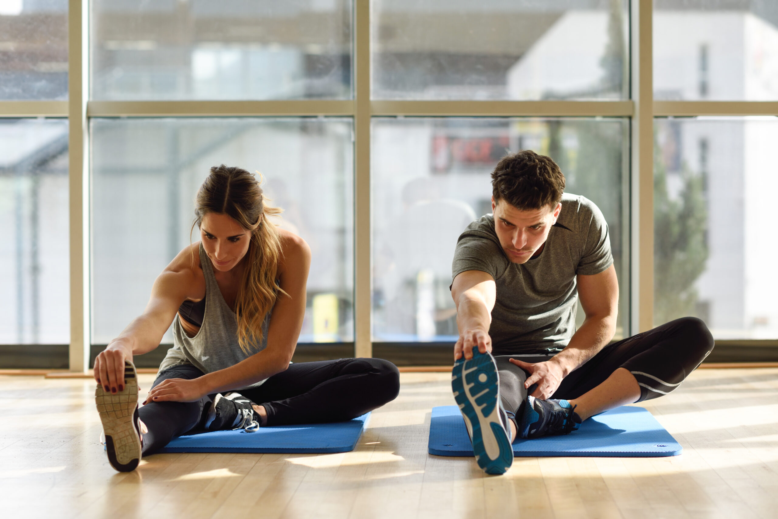 Pessoas praticando exercícios